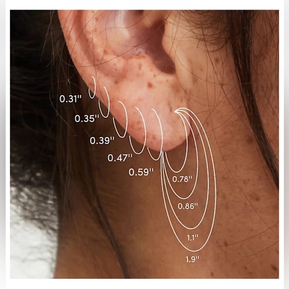 💜3/$30 Double Piercing Silver set of stud and Chain Hoops Torrid - Picture 5 of 6